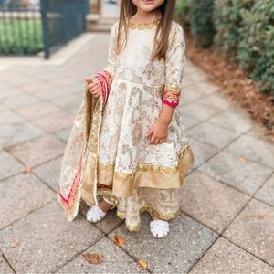 Little girls 3-4 yr Pakistani dress